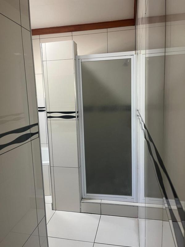 To Let 1 Bedroom Property for Rent in Golf View North West